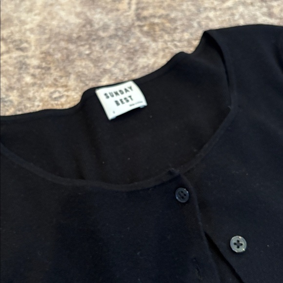 Sunday Best Black Button-Up Cropped Cardigan aritzia - Picture 4 of 6